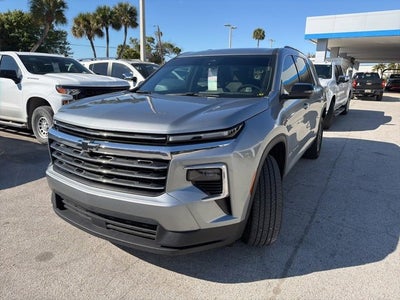 2025 Chevrolet Traverse LT