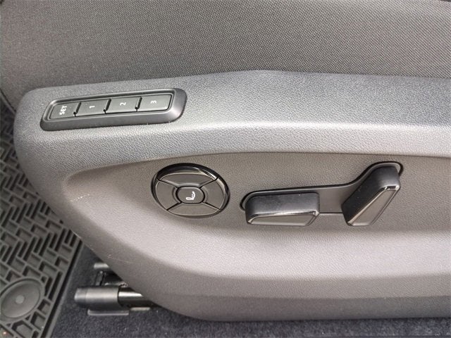 2025 Volkswagen Tiguan SEL R-Line