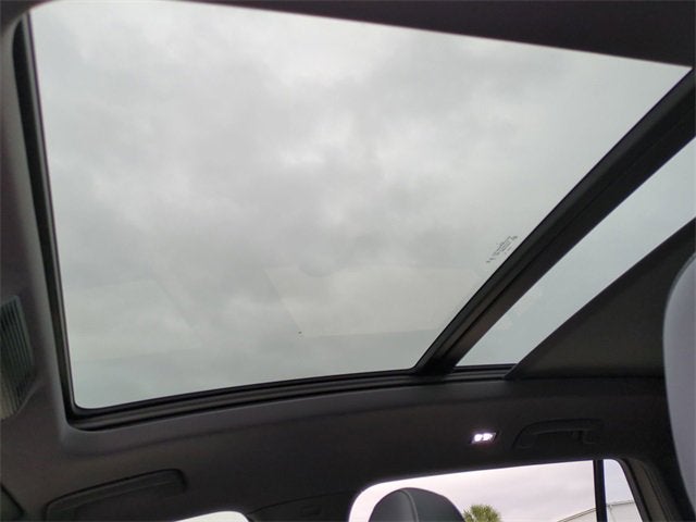 2025 Volkswagen Tiguan SEL R-Line