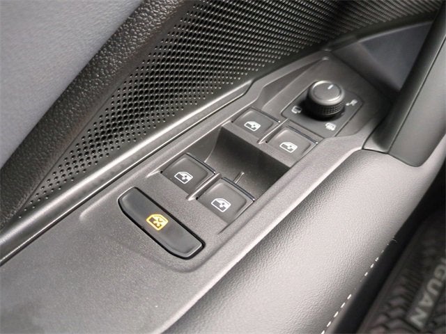 2025 Volkswagen Tiguan SEL R-Line