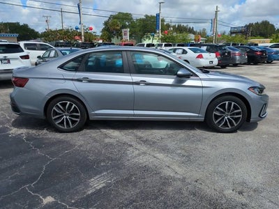 2025 Volkswagen Jetta SE