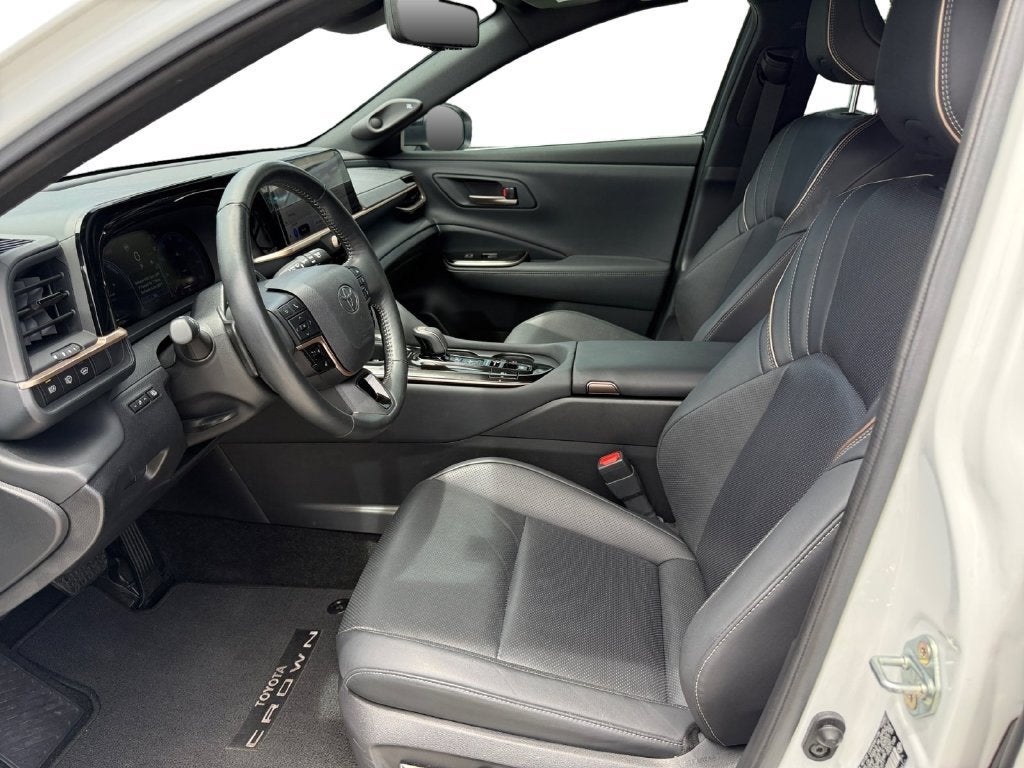 2025 Toyota Crown Signia XLE