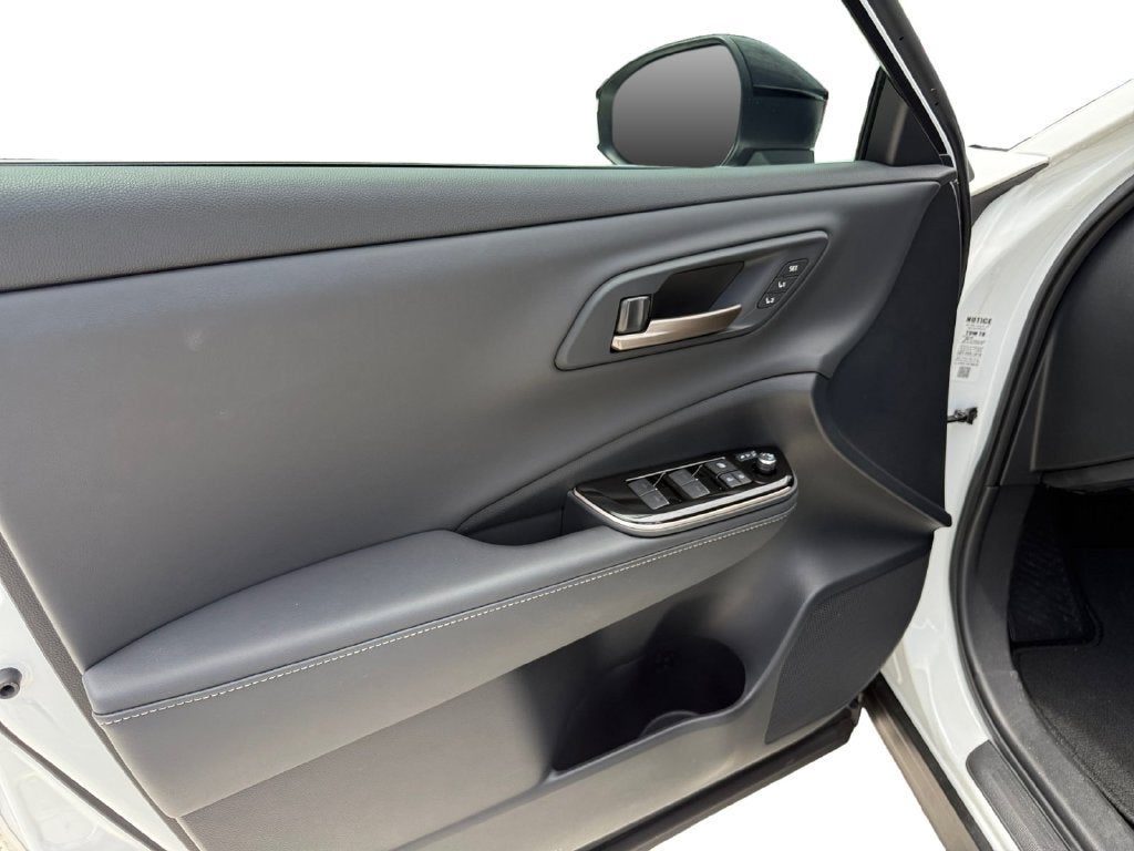 2025 Toyota Crown Signia XLE