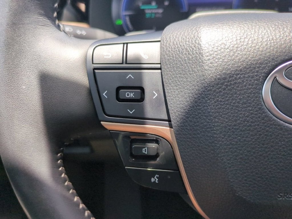 2025 Toyota Crown Signia XLE