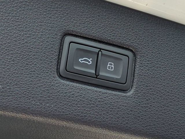 2022 Audi Q7 Premium Plus