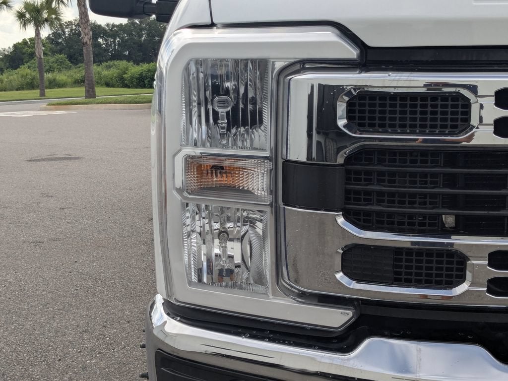2025 Ford Super Duty F-350 DRW XL