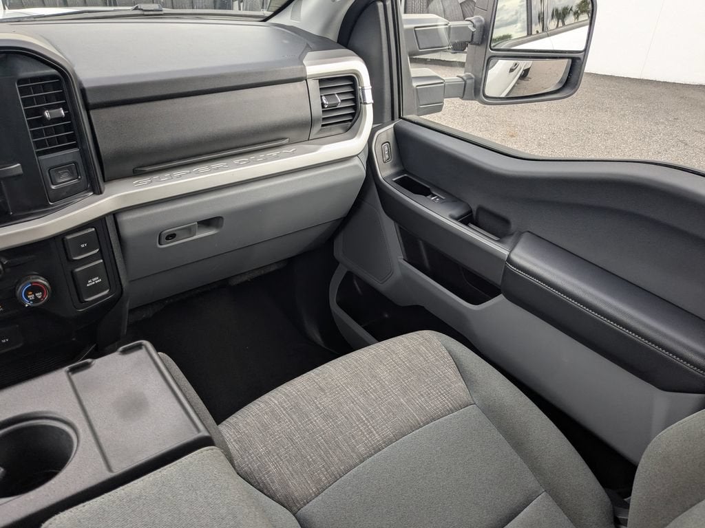 2025 Ford Super Duty F-350 DRW XL