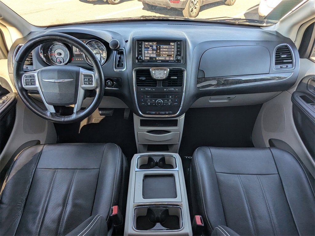 2015 Chrysler Town & Country Touring-L