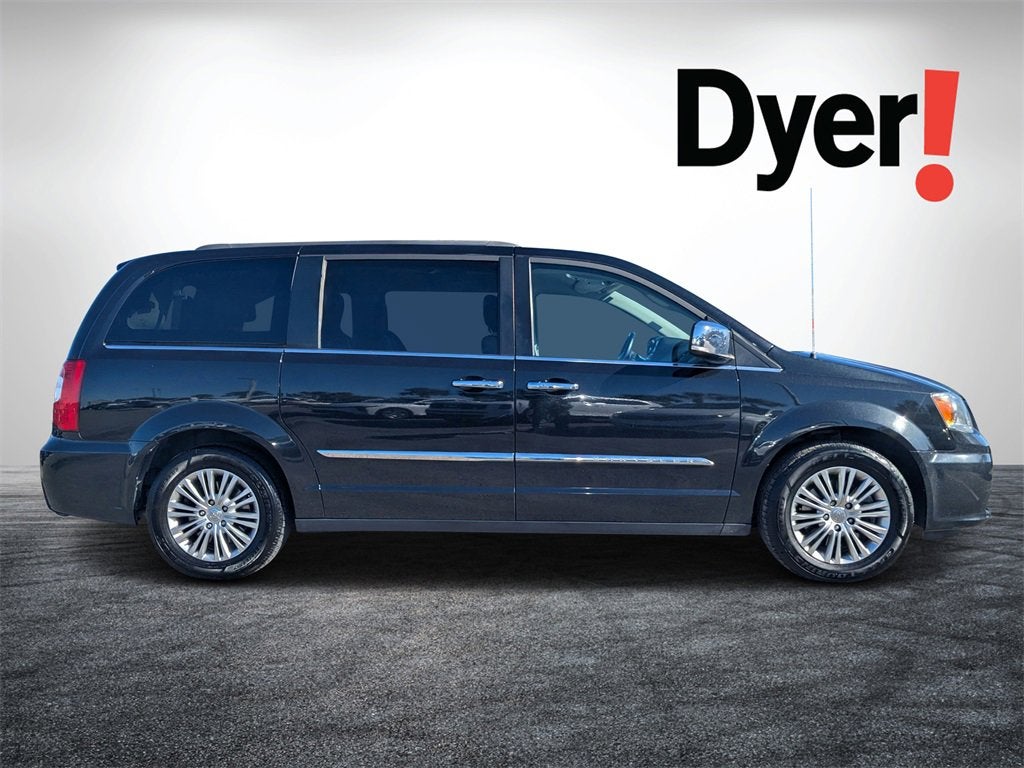 2015 Chrysler Town & Country Touring-L