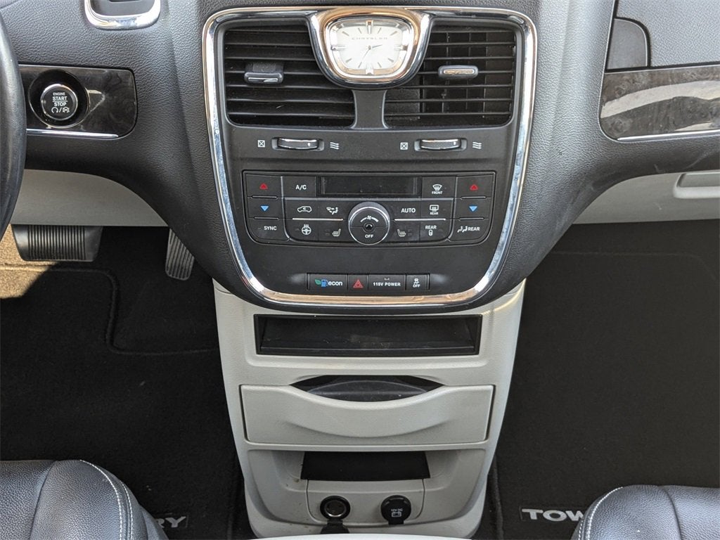 2015 Chrysler Town & Country Touring-L