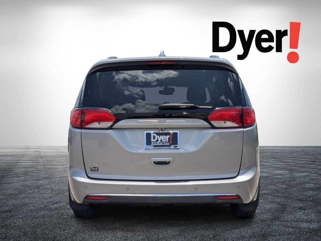 2017 Chrysler Pacifica Touring-L Plus