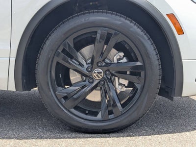 2023 Volkswagen Tiguan SE R-Line Black
