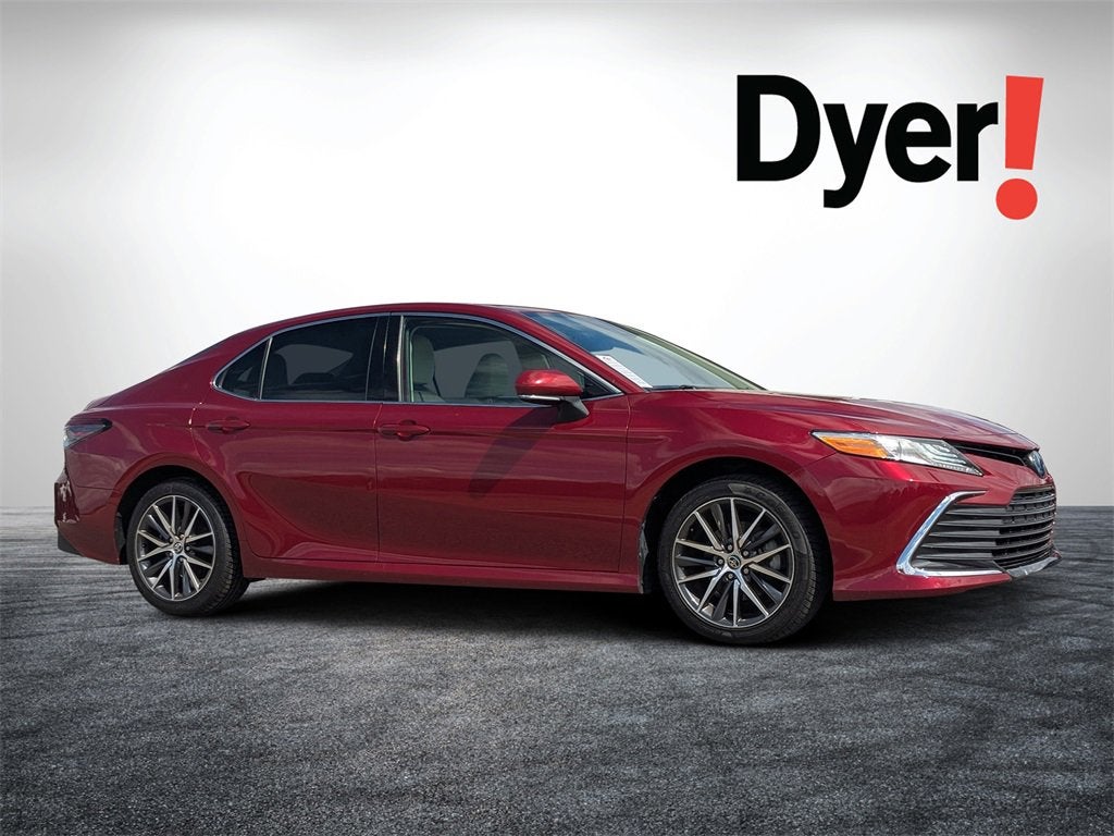 2022 Toyota Camry Hybrid XLE