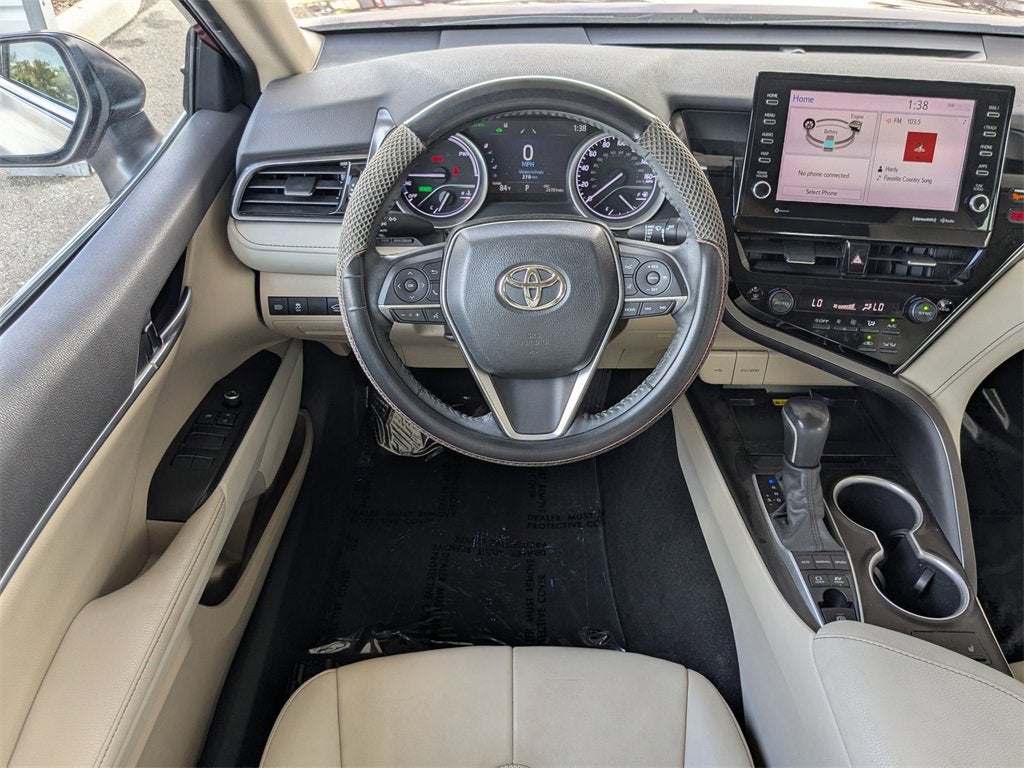 2022 Toyota Camry Hybrid XLE