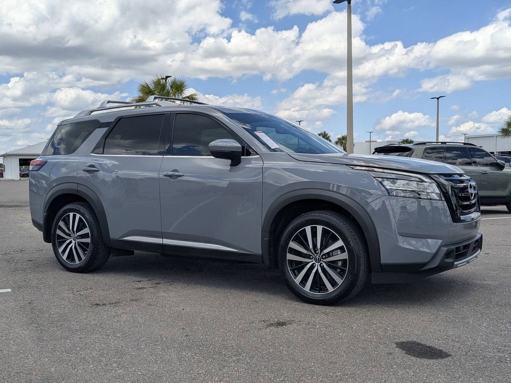 2024 Nissan Pathfinder Platinum