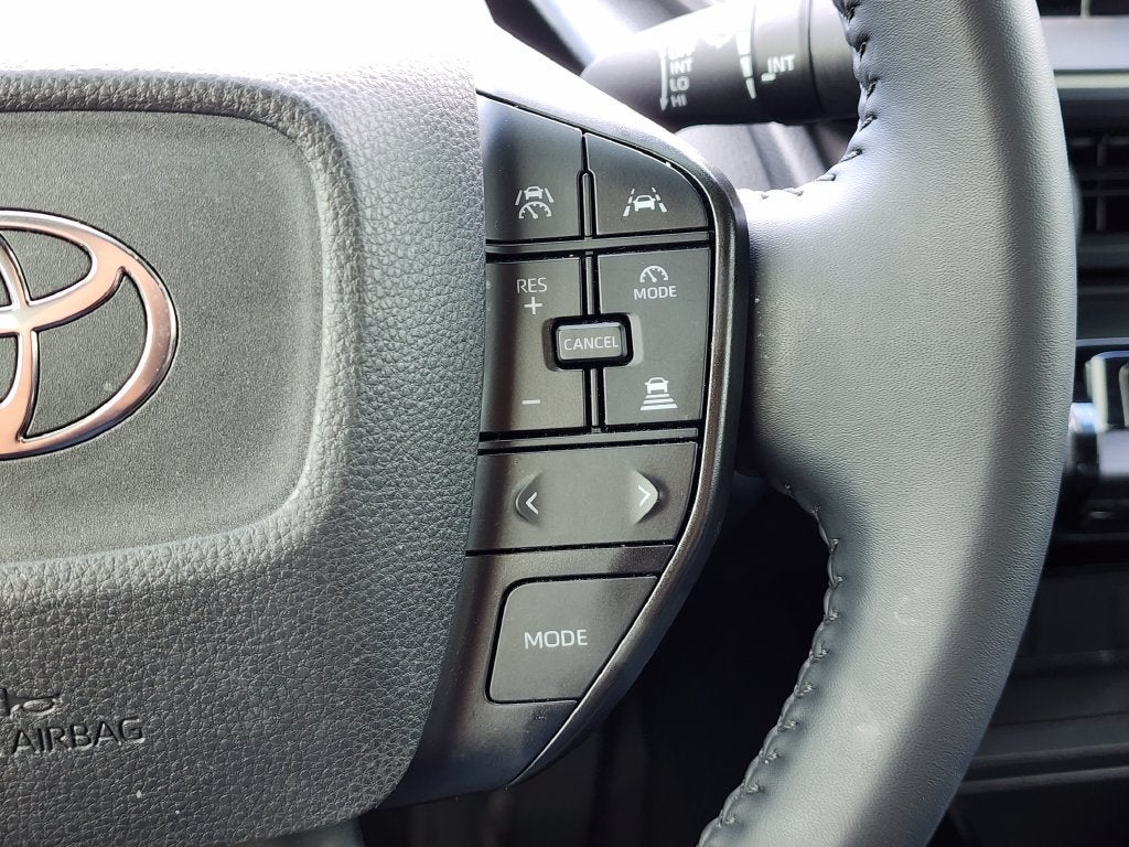 2025 Toyota Prius LE