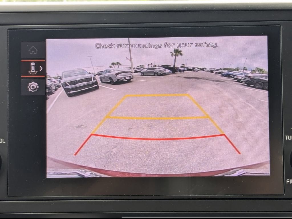 2024 Kia Carnival LX