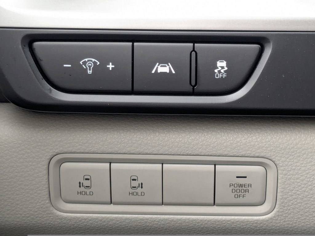 2024 Kia Carnival LX