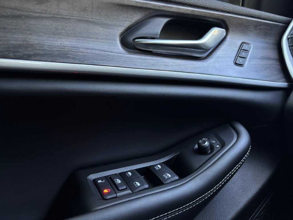 2025 Jeep Grand Cherokee Limited 4x2