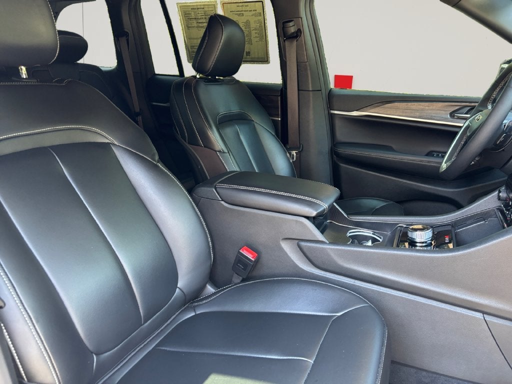 2025 Jeep Grand Cherokee Limited 4x2