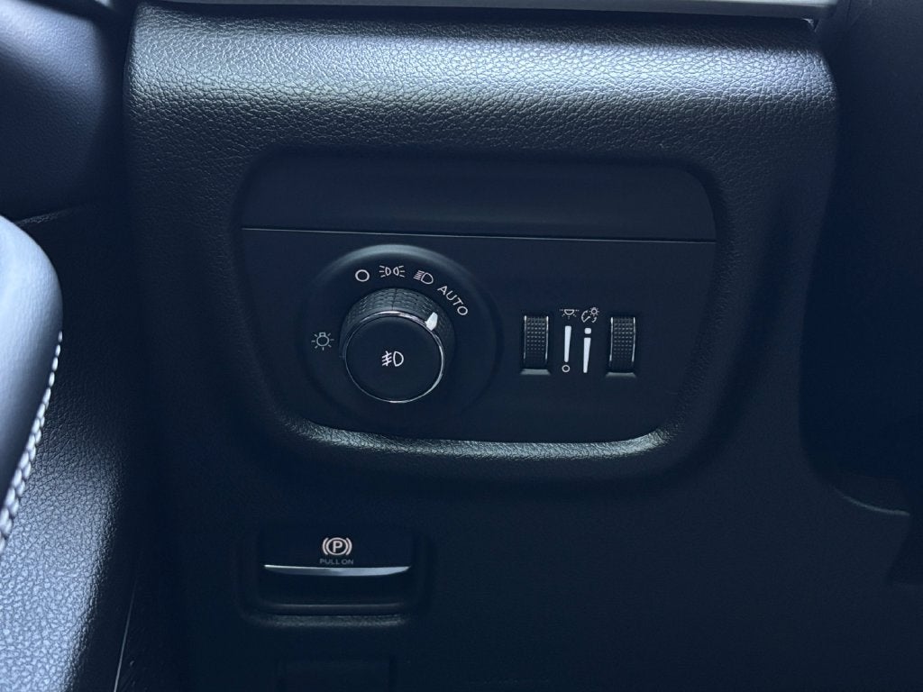 2025 Jeep Grand Cherokee Limited 4x2
