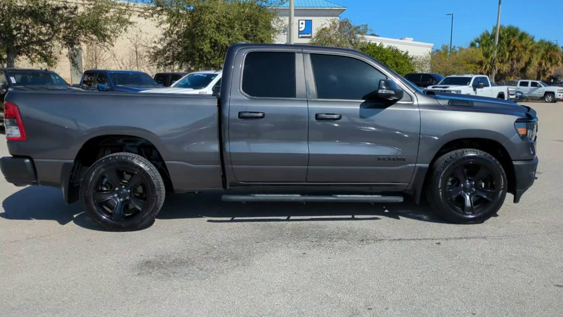 2022 RAM 1500 Big Horn Quad Cab 4x2 6'4" Box