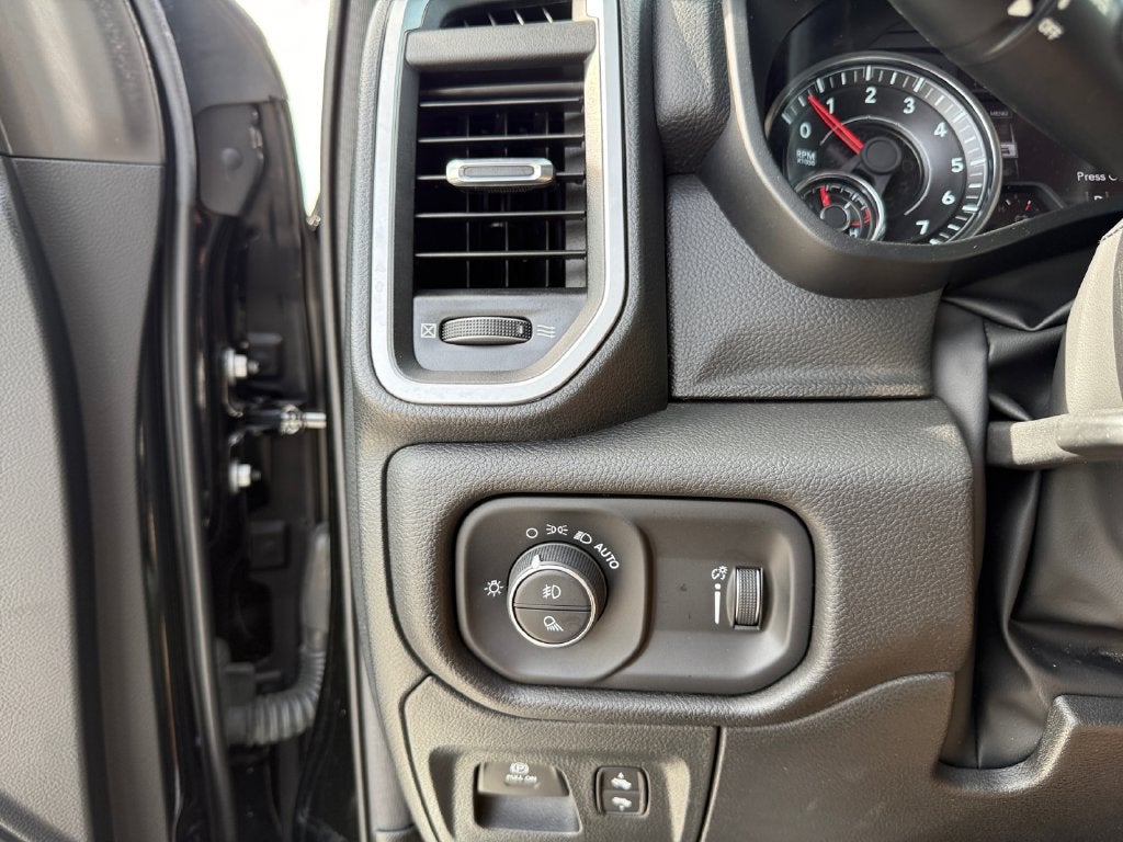 2023 RAM 1500 Big Horn Crew Cab 4x2 5'7" Box