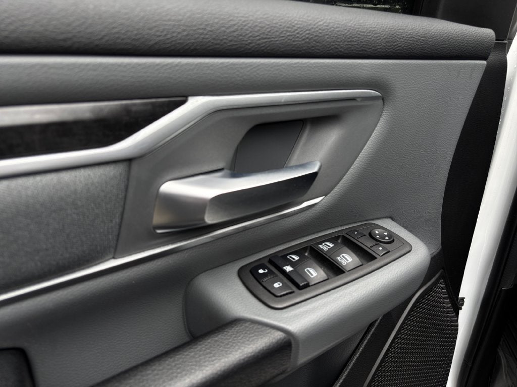 2023 RAM 1500 Big Horn Crew Cab 4x4 5'7" Box