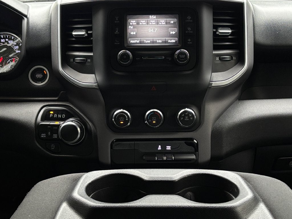 2023 RAM 1500 Big Horn Crew Cab 4x4 5'7" Box
