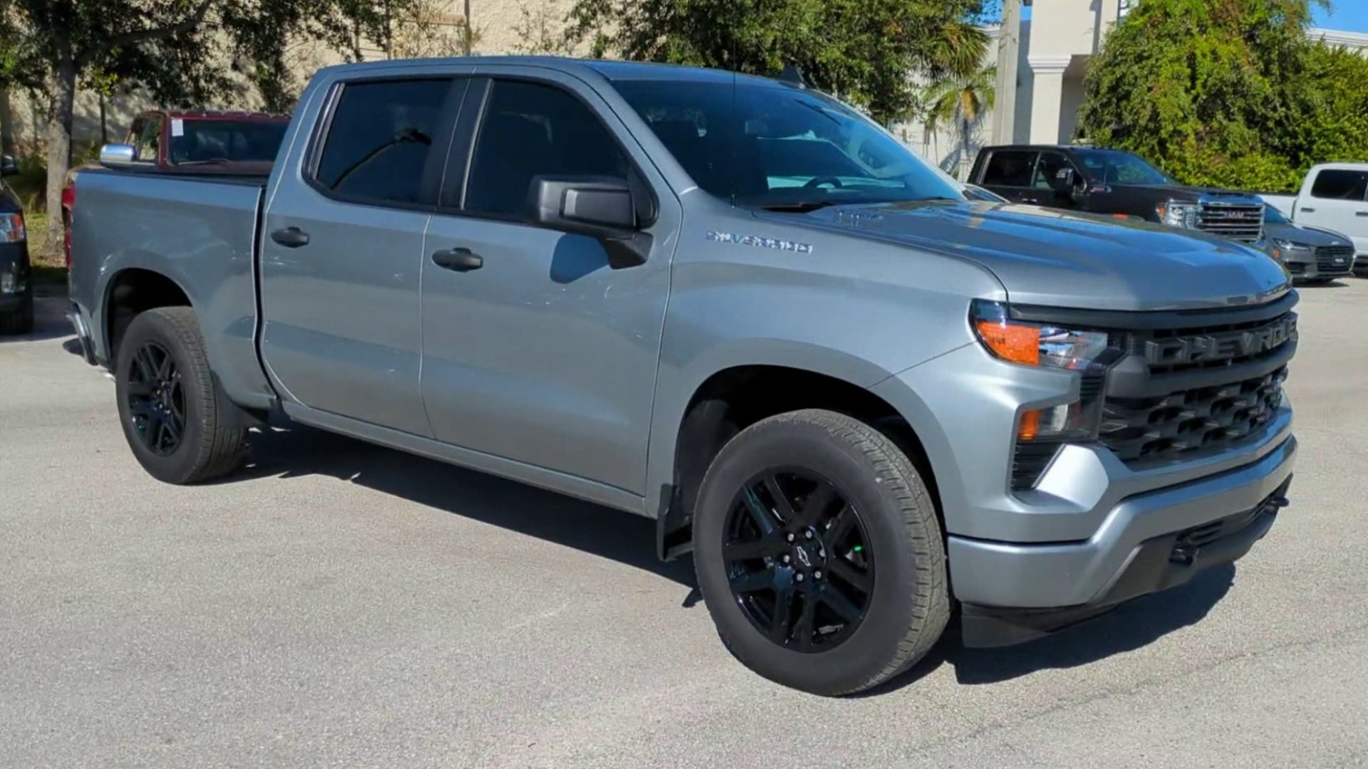 2025 Chevrolet Silverado 1500 Custom
