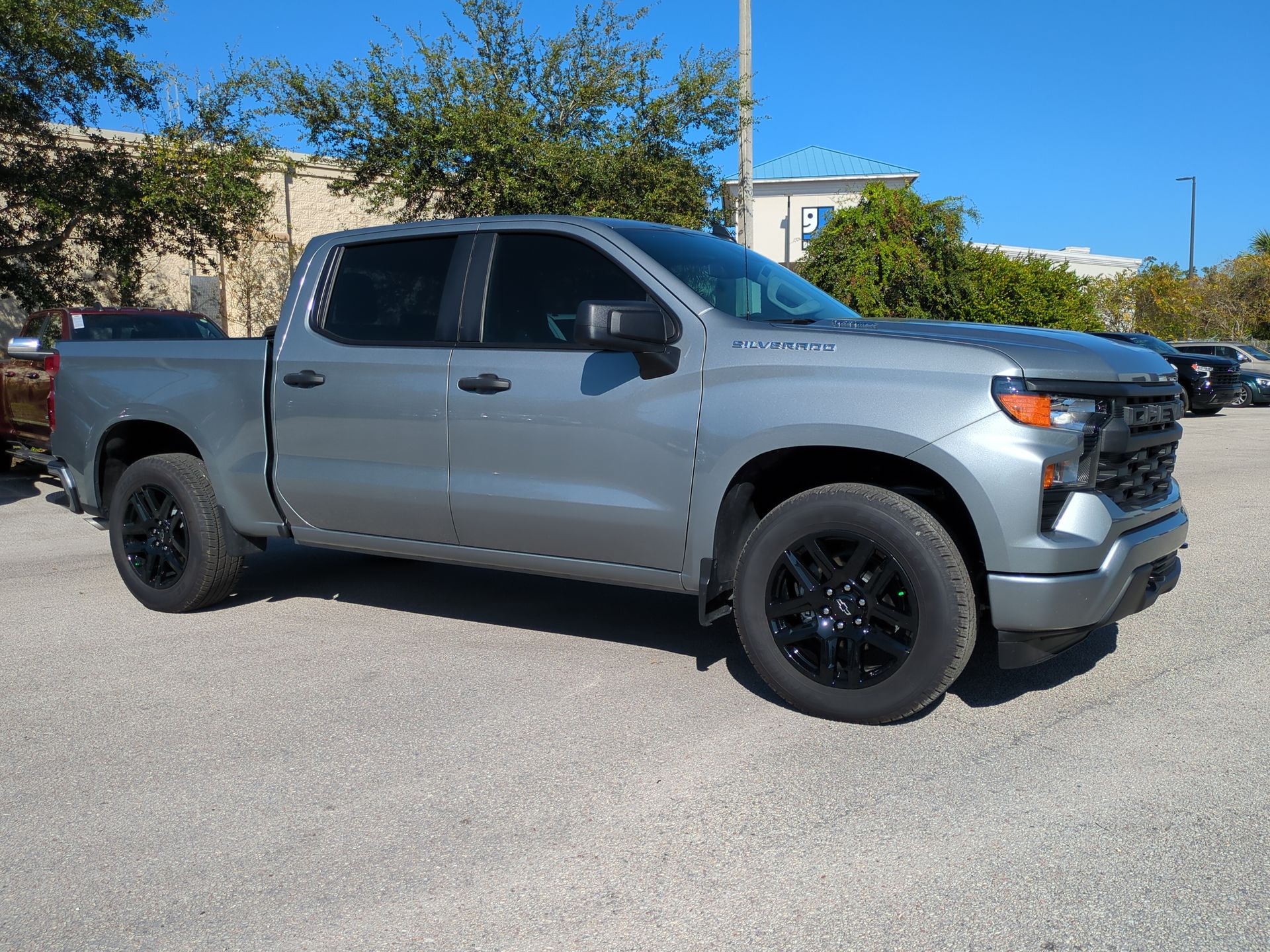 2025 Chevrolet Silverado 1500 Custom