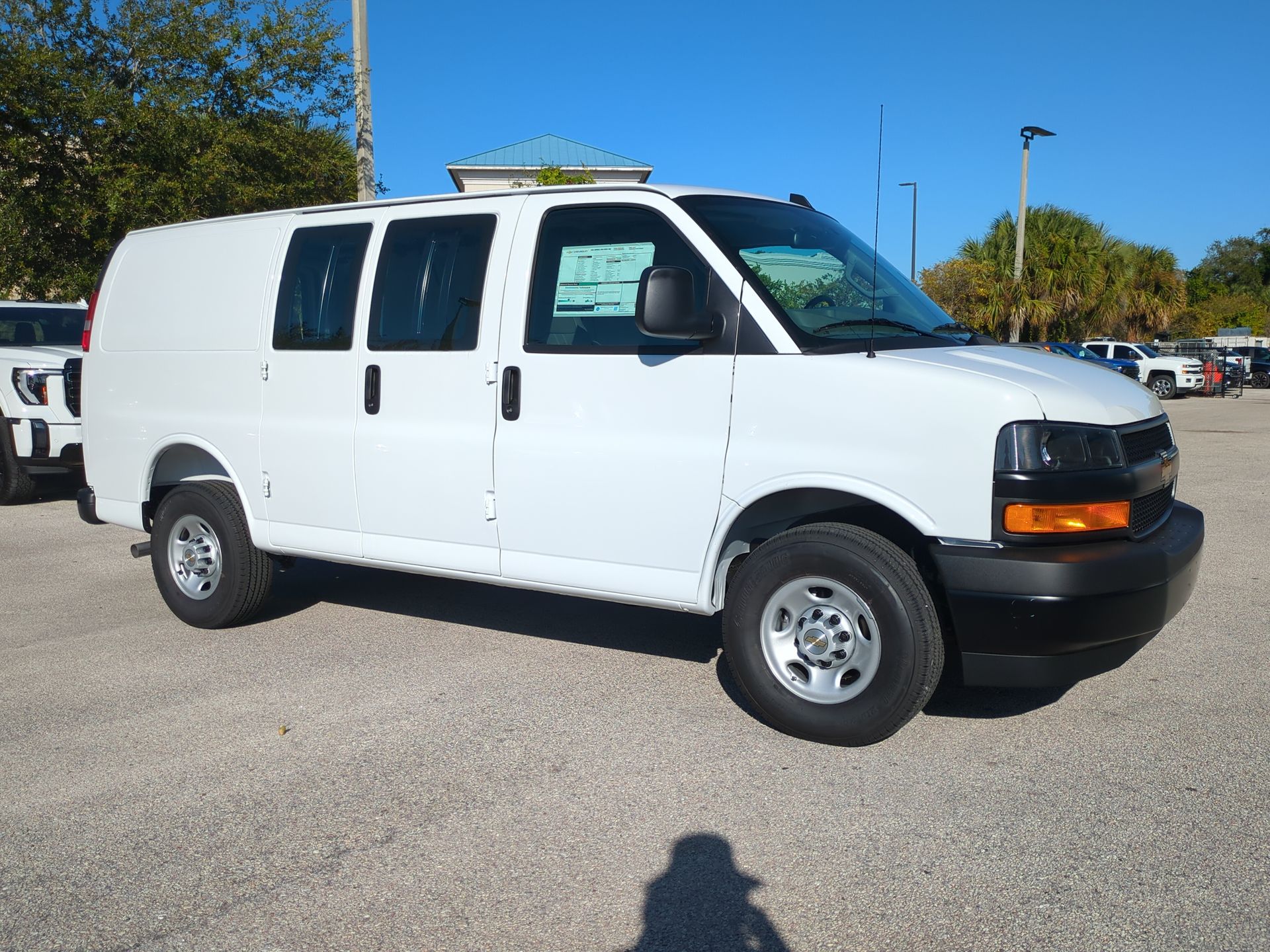 2025 Chevrolet Express Cargo WT