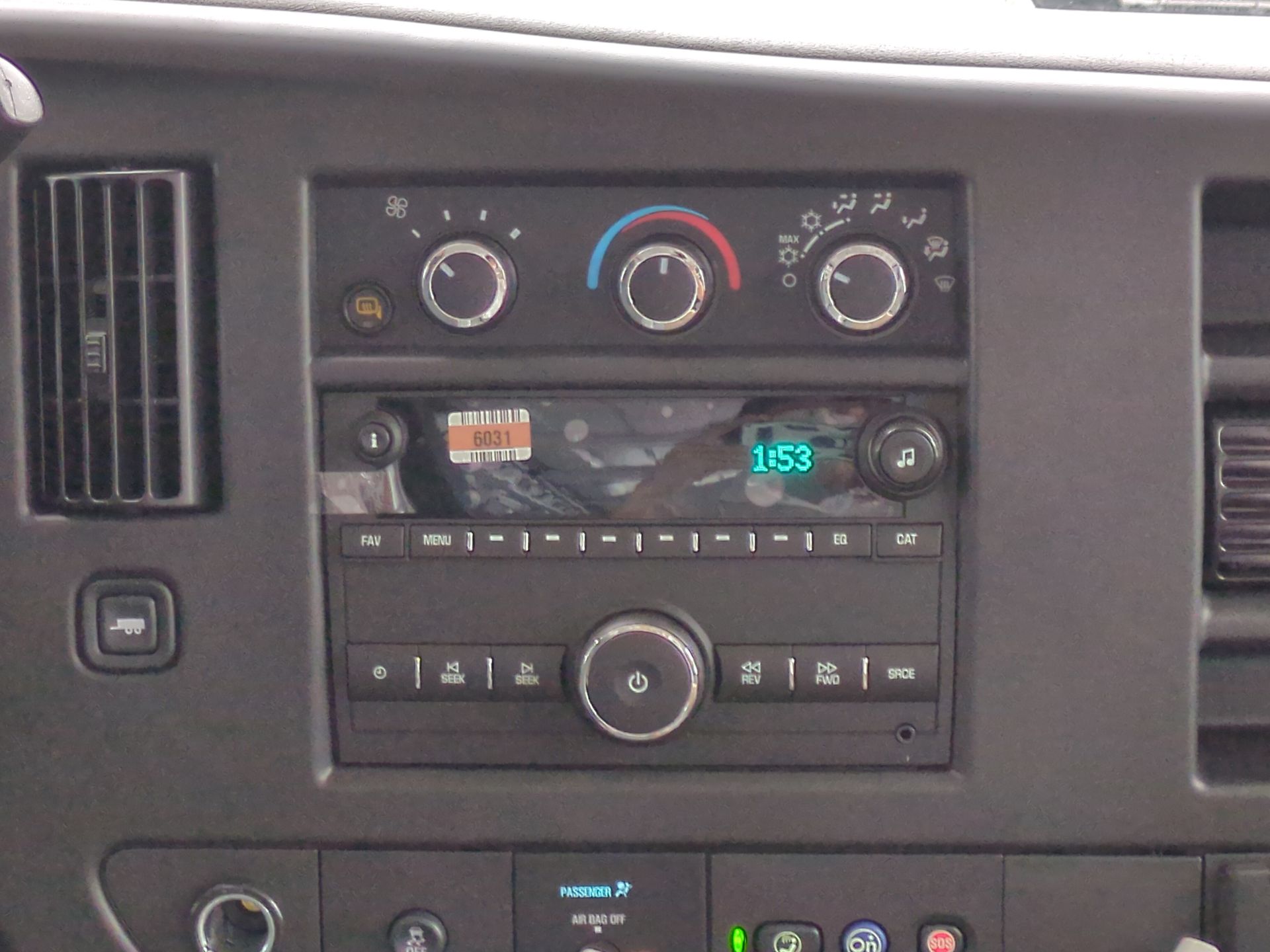 2025 Chevrolet Express Cargo WT