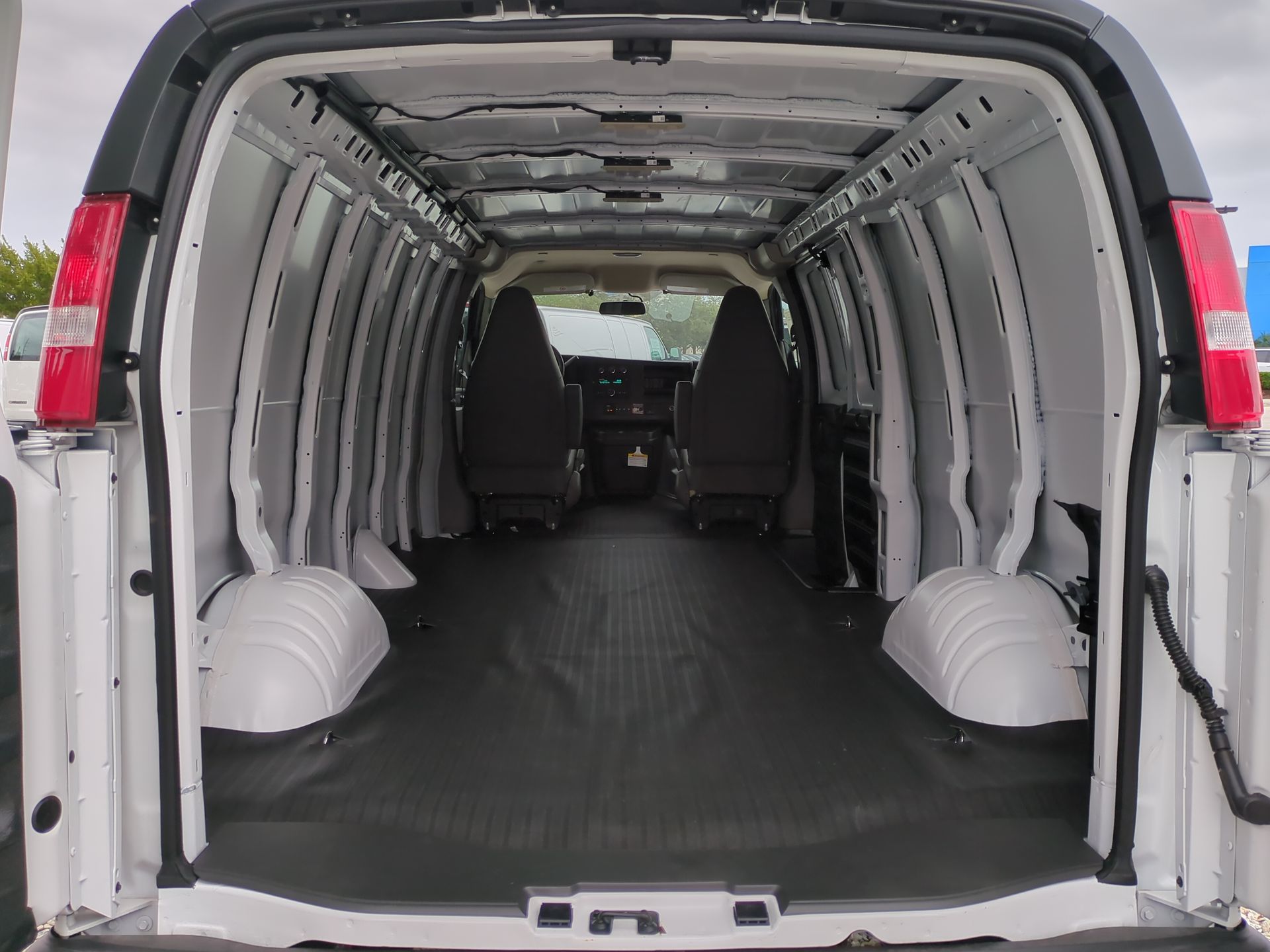 2025 Chevrolet Express Cargo 2500 WT