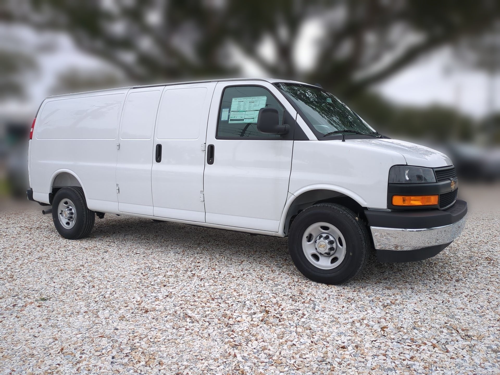 2025 Chevrolet Express Cargo WT
