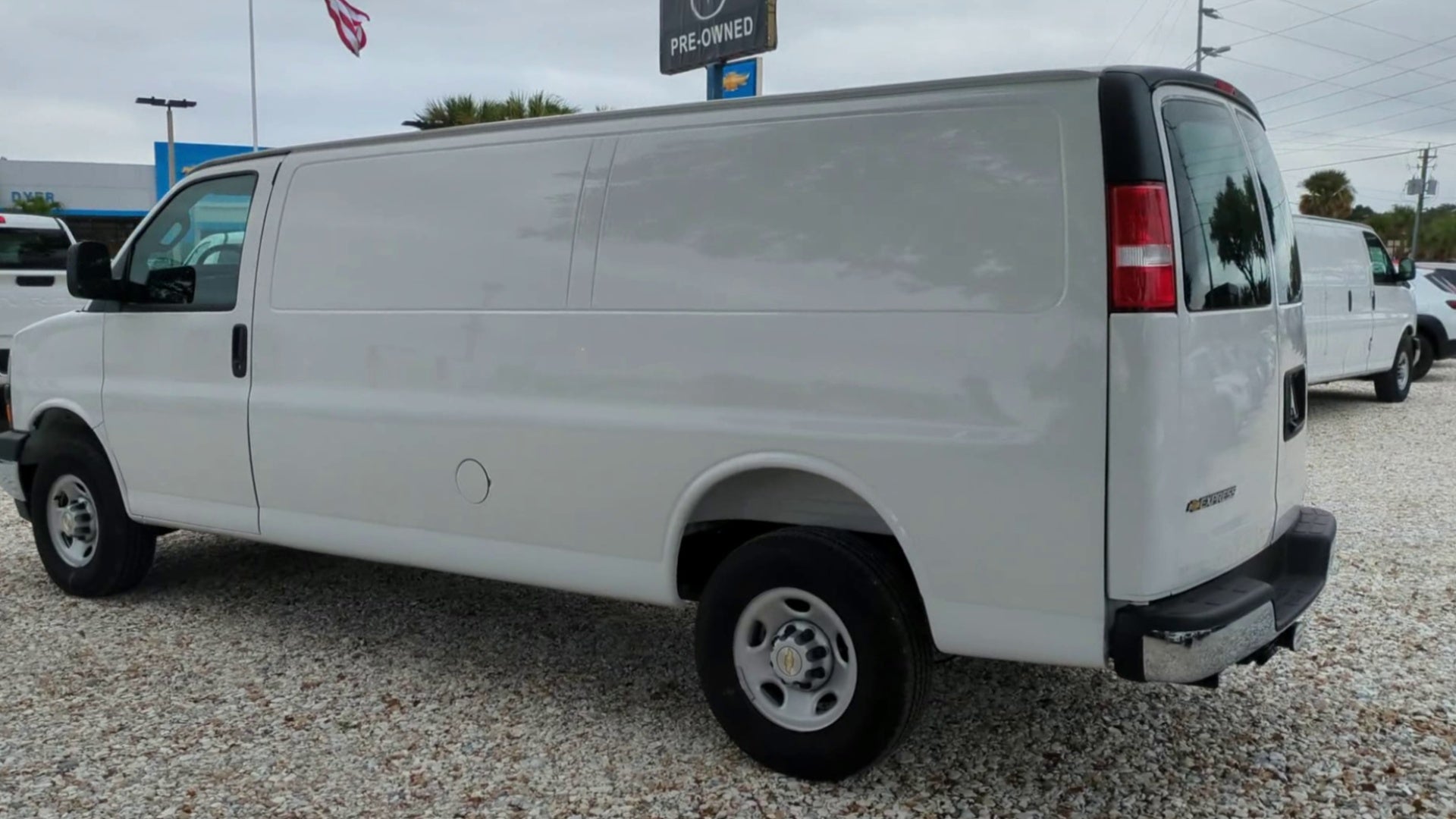 2025 Chevrolet Express Cargo WT