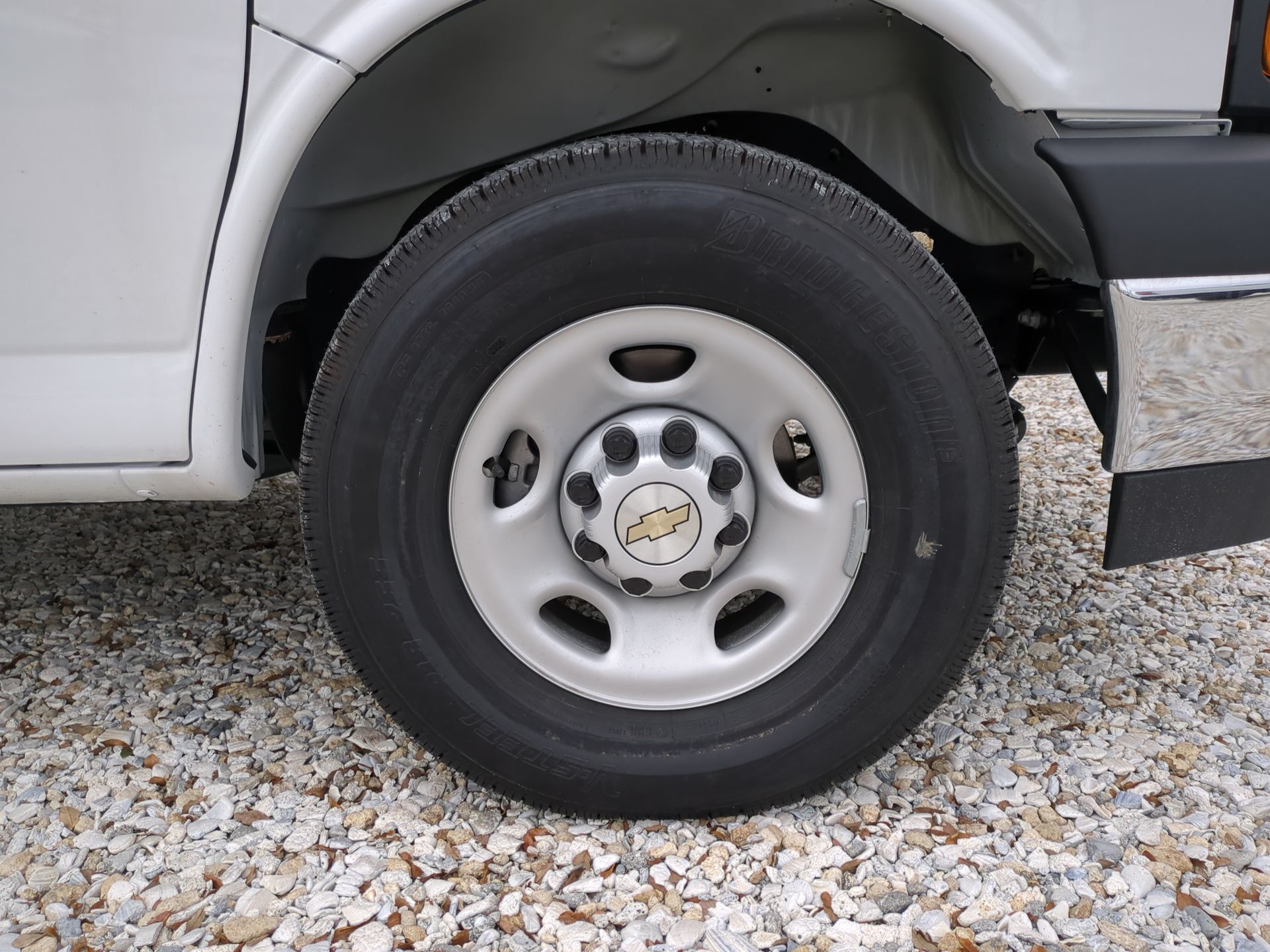 2025 Chevrolet Express Cargo WT