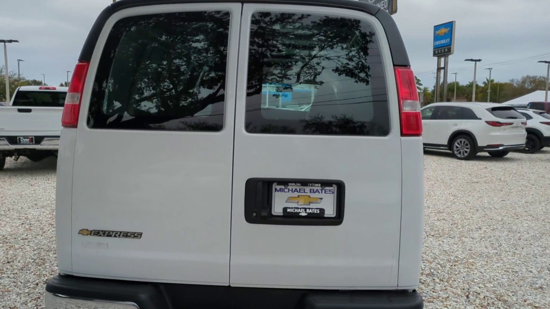 2025 Chevrolet Express Cargo WT