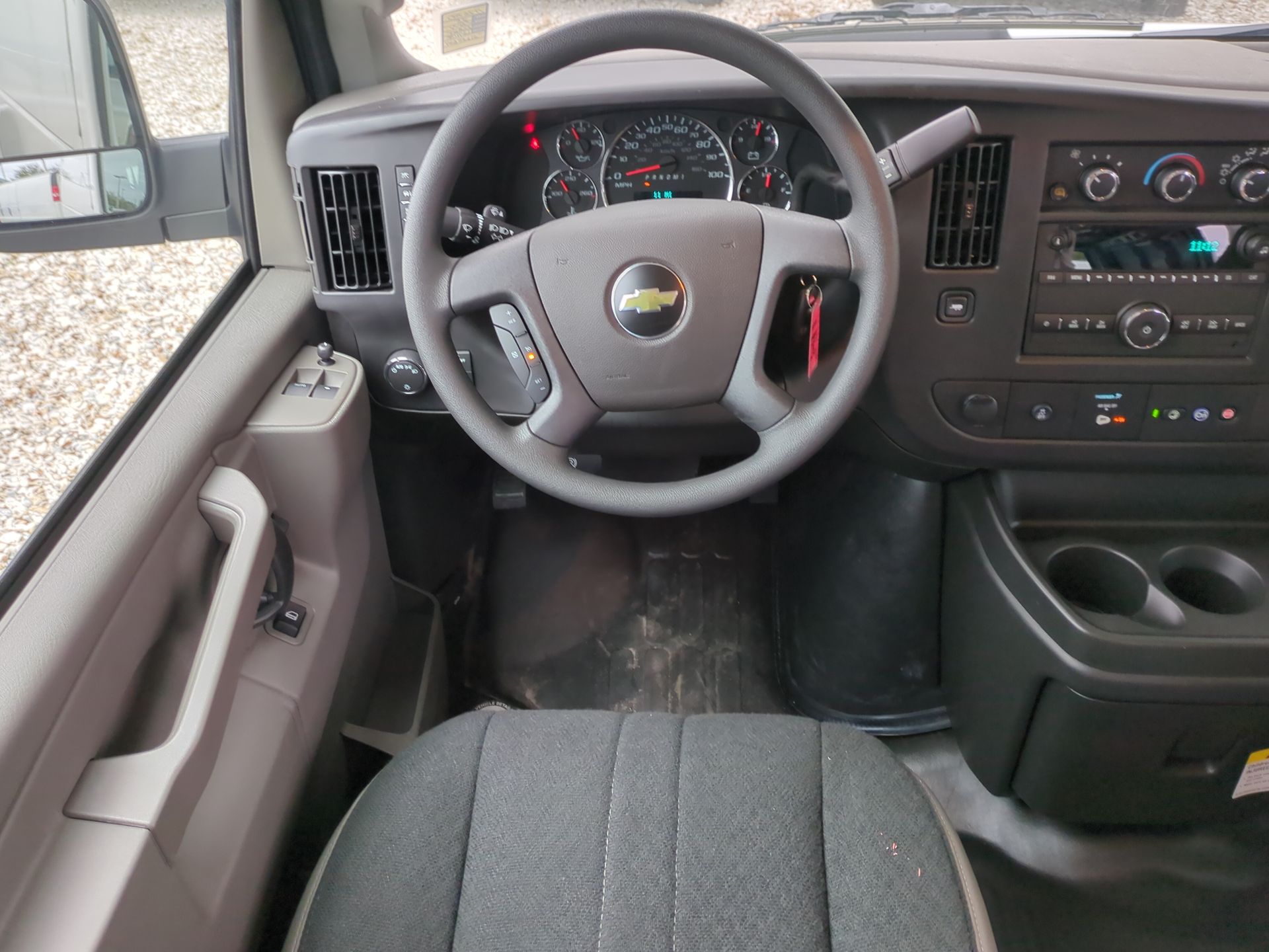 2025 Chevrolet Express Cargo WT