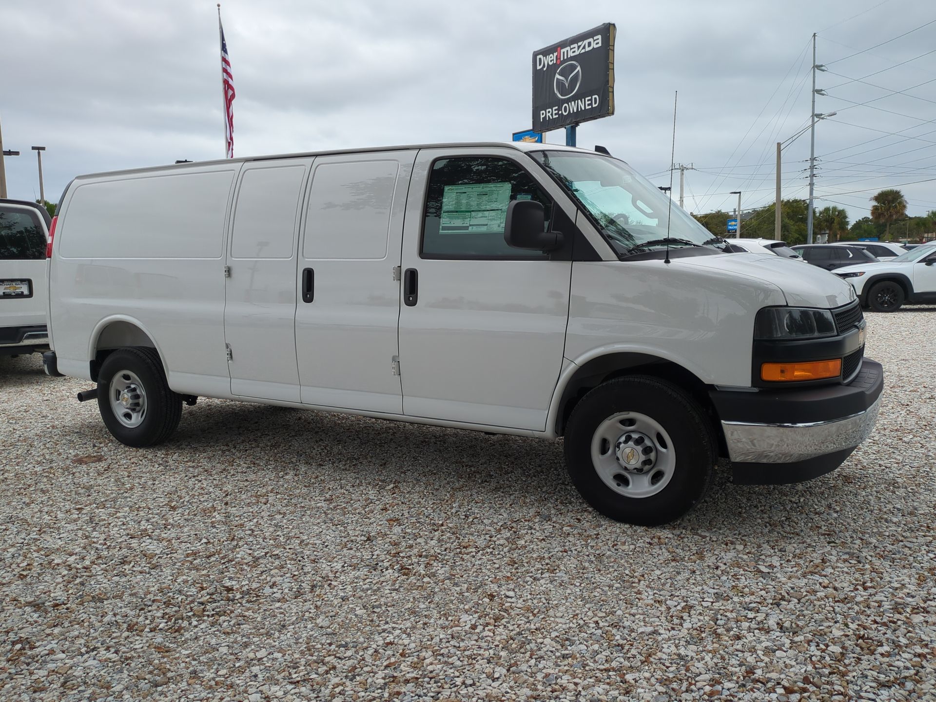 2025 Chevrolet Express Cargo WT