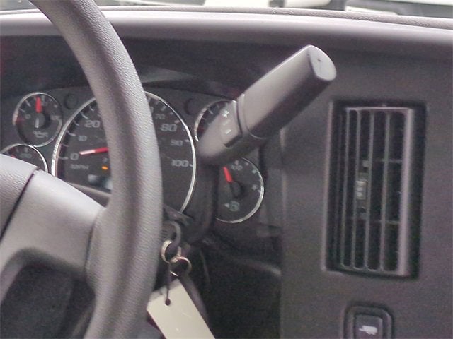 2025 Chevrolet Express Cargo 3500 WT