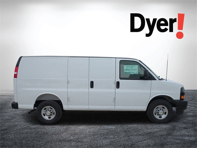 2025 Chevrolet Express Cargo 3500 WT