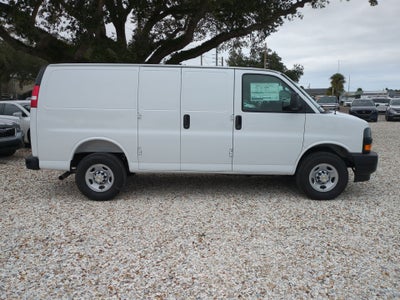 2025 Chevrolet Express Cargo 3500 WT
