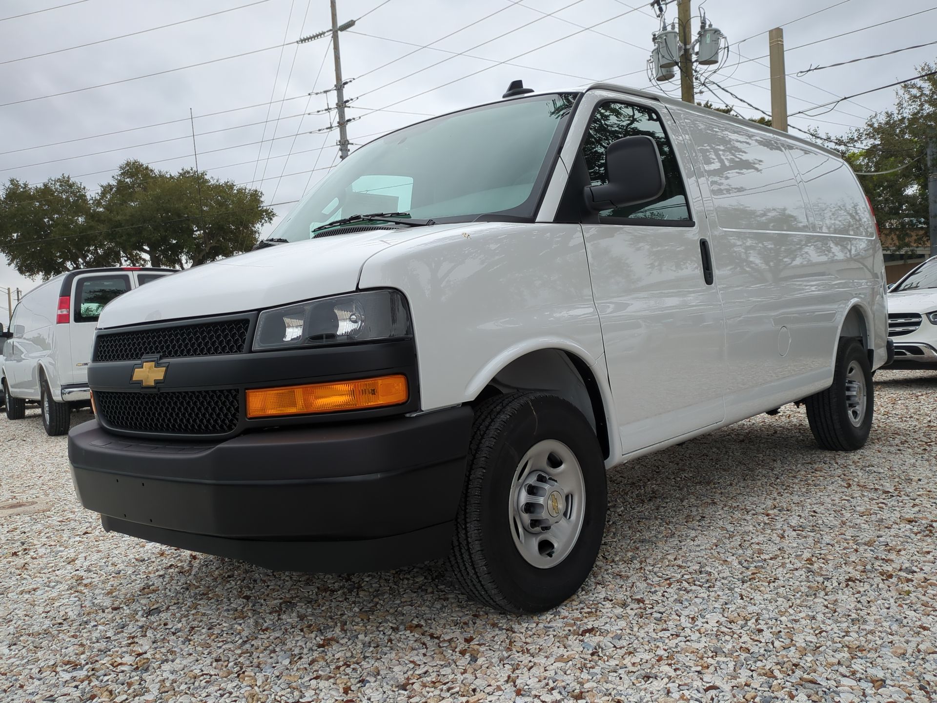 2025 Chevrolet Express Cargo 3500 WT