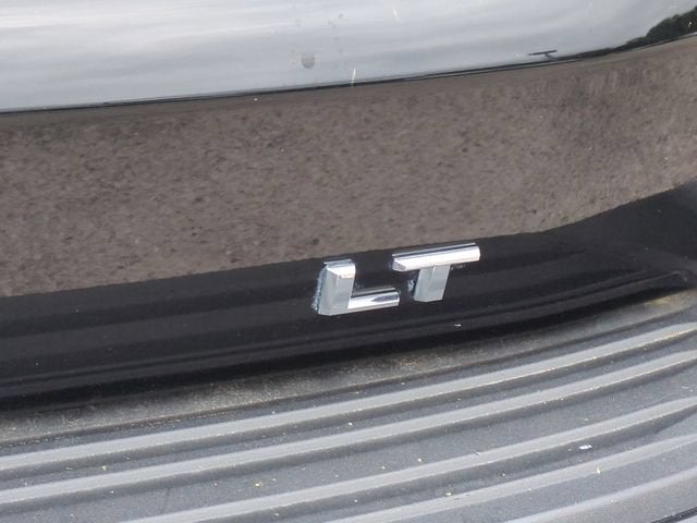 2025 Chevrolet Suburban LT