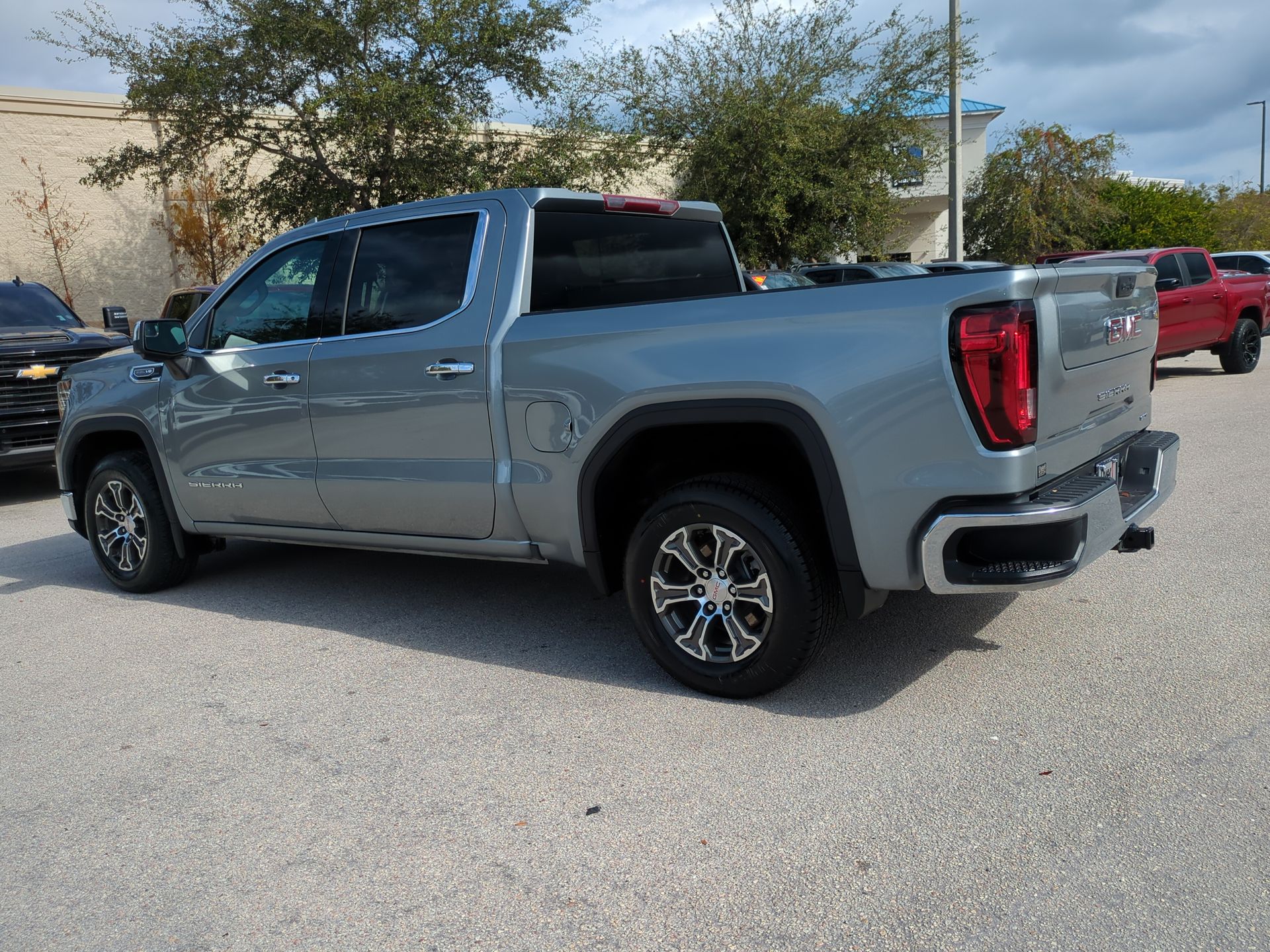 2025 GMC Sierra 1500 SLT
