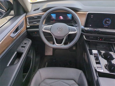 2024 Volkswagen Atlas 2.0T SE w/Technology