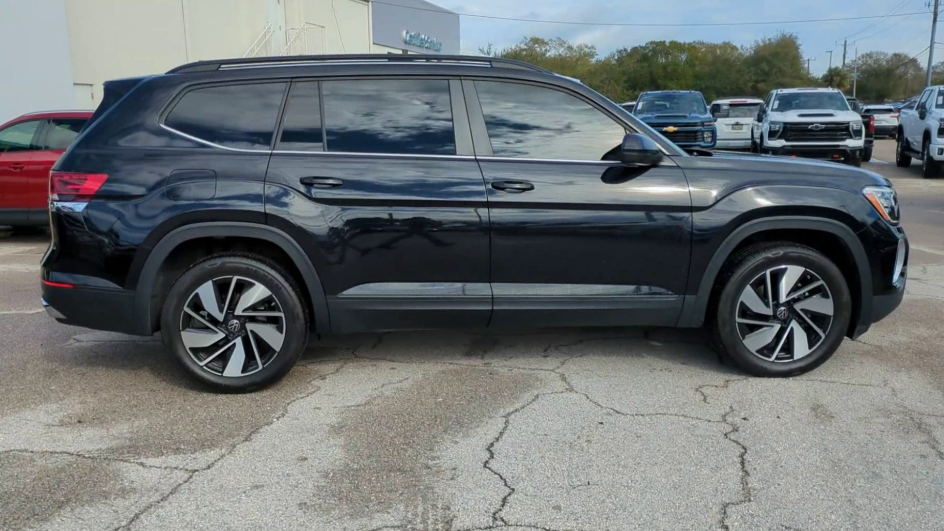 2024 Volkswagen Atlas 2.0T SE w/Technology