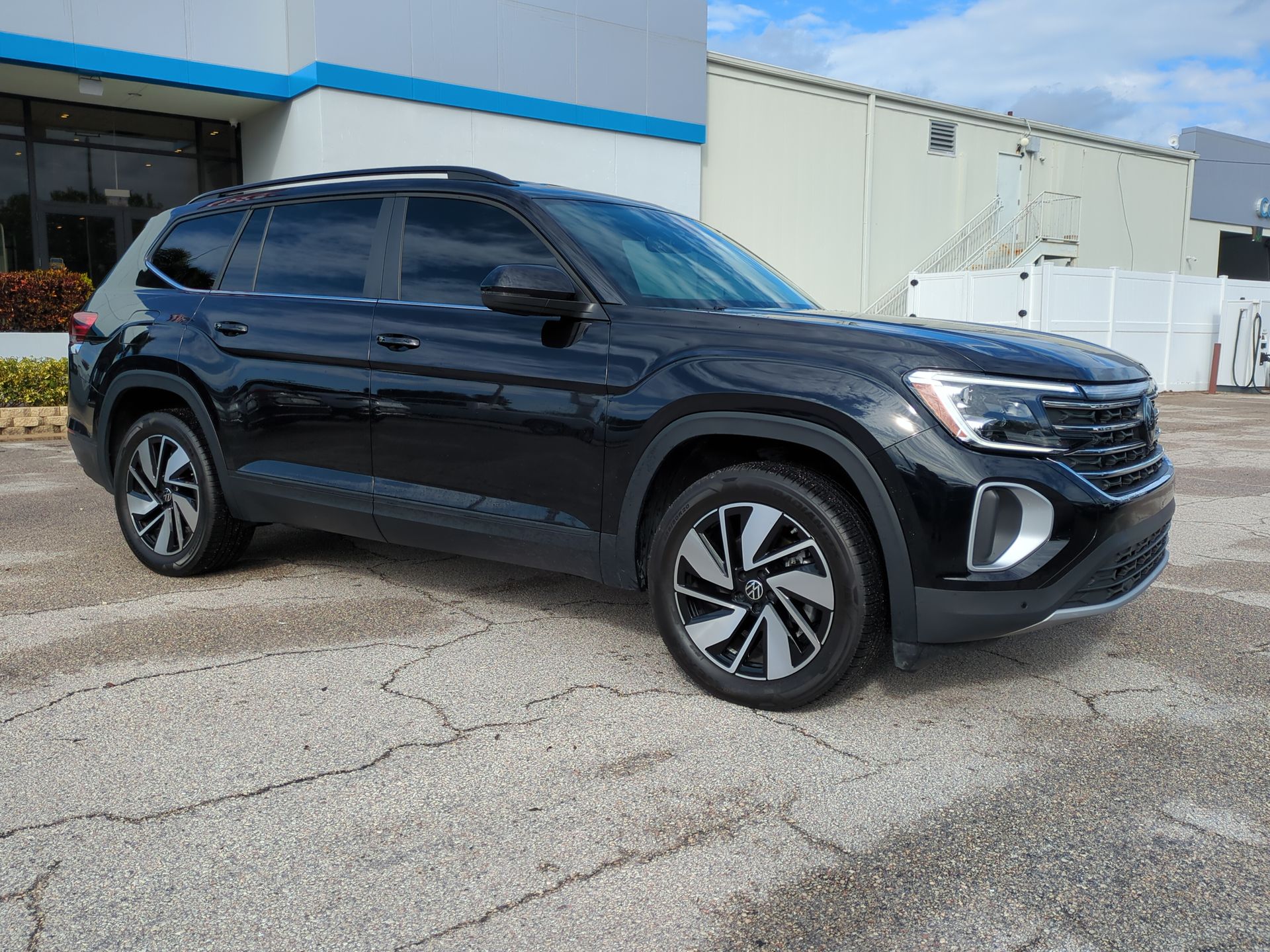 2024 Volkswagen Atlas 2.0T SE w/Technology