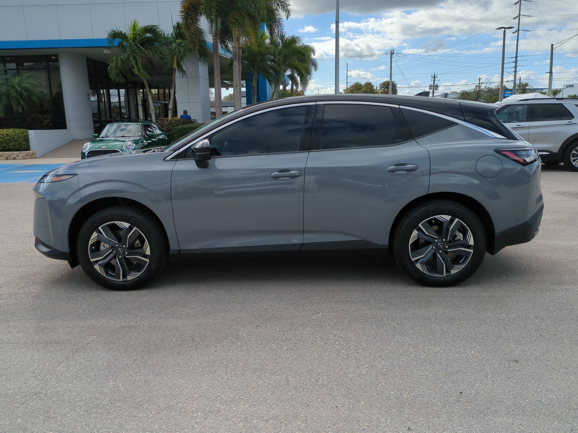 2025 Nissan Murano SL